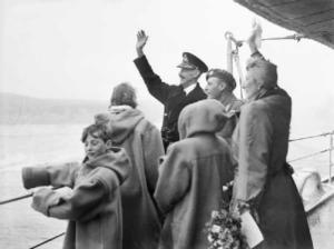 the royal family triumphantly returns to Oslo on June 7, 1945