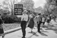 Pauling marching in front of the White House